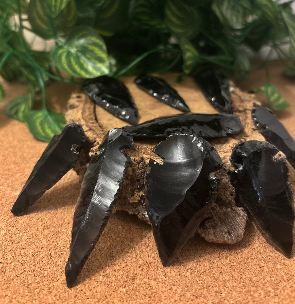 3 x Obsidian Arrowheads - Modern - 4-5cm long