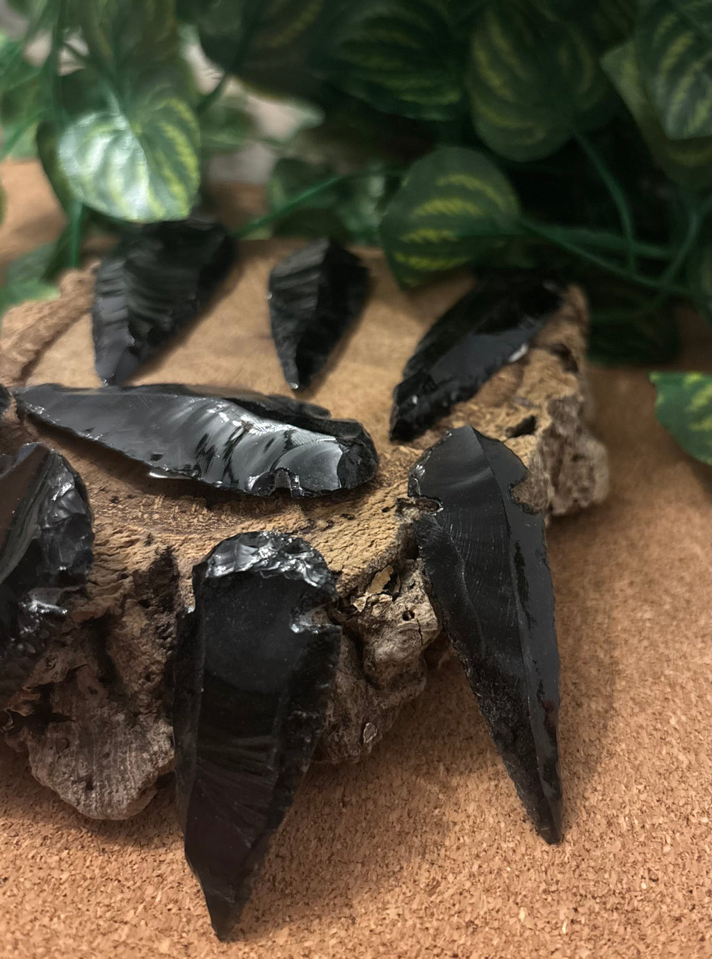 3 x Obsidian Arrowheads - Modern - 4-5cm long