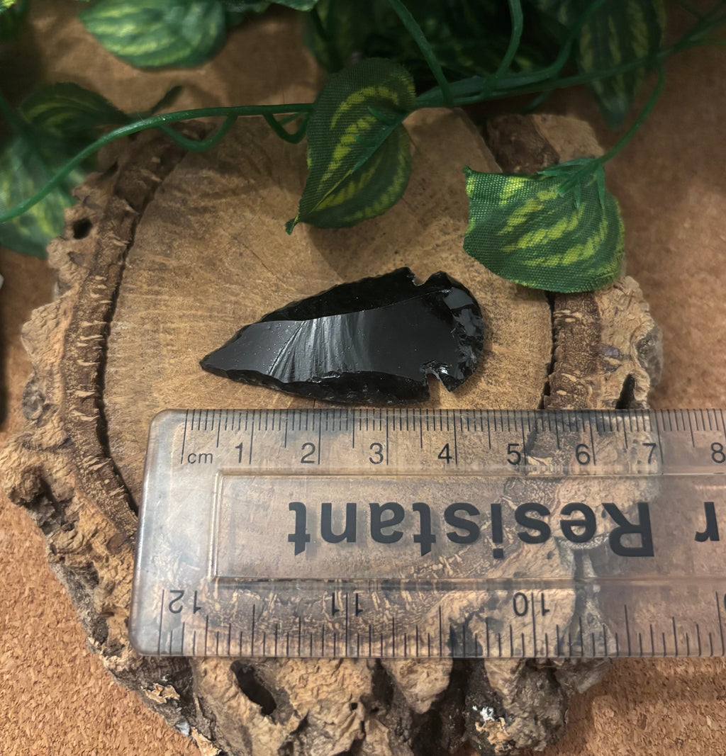 3 x Obsidian Arrowheads - Modern - 4-5cm long