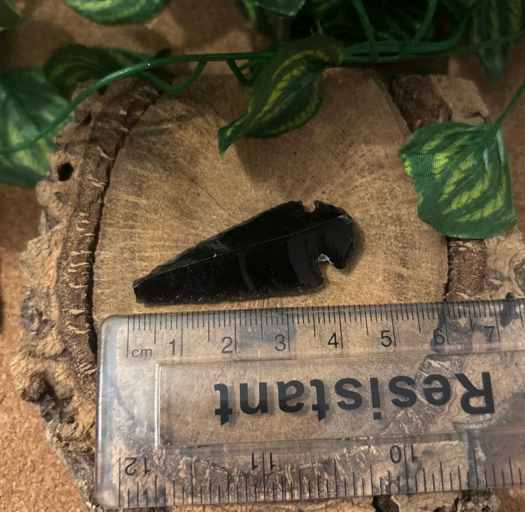 3 x Obsidian Arrowheads - Modern - 4-5cm long